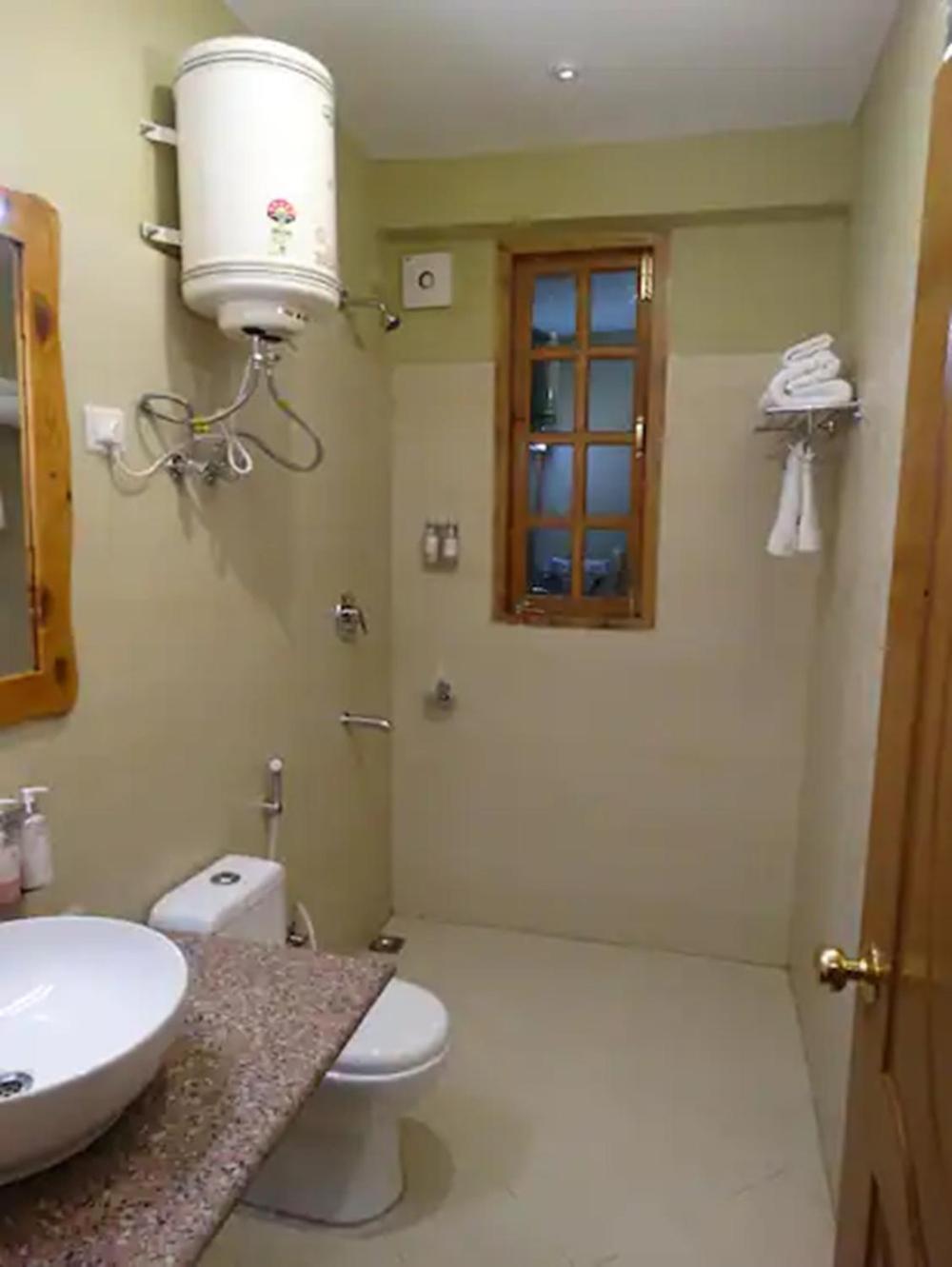 Regenta Inn By Riverside Manali Exterior foto