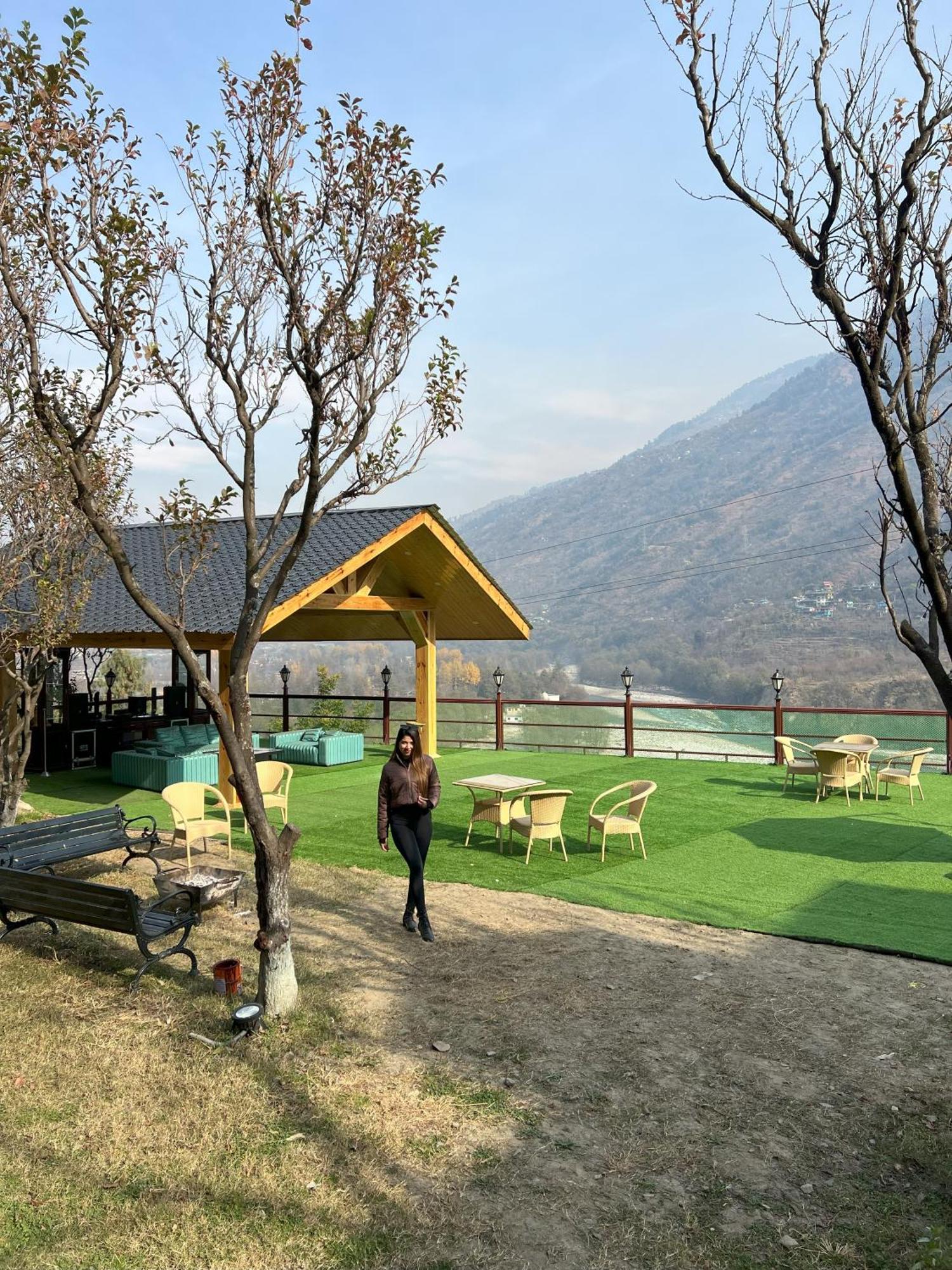 Regenta Inn By Riverside Manali Exterior foto