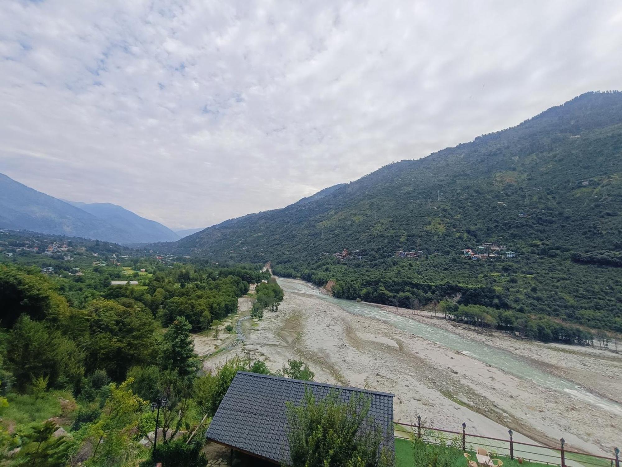 Regenta Inn By Riverside Manali Exterior foto